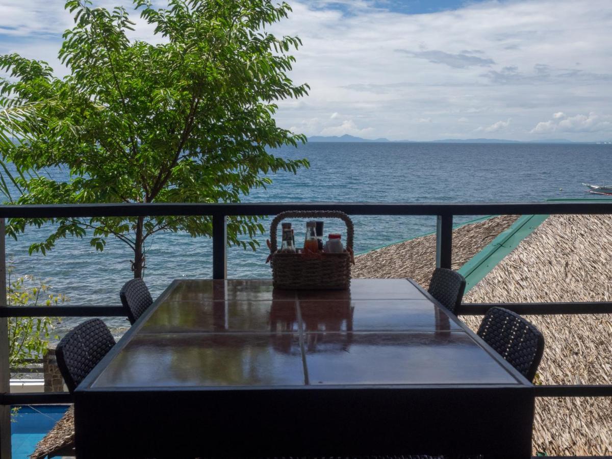 Blue Ribbon Dive Resort Mabini  Buitenkant foto