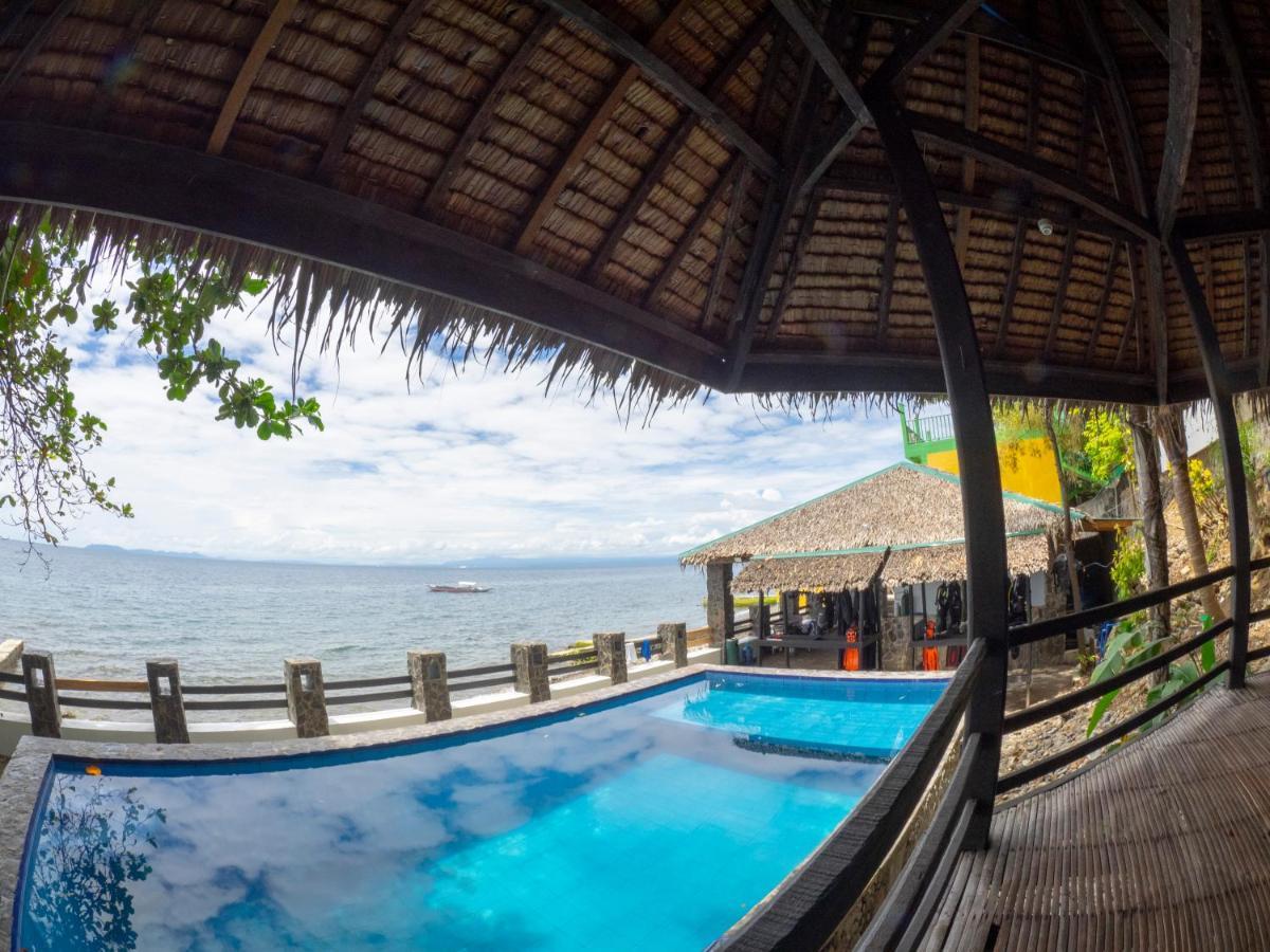 Blue Ribbon Dive Resort Mabini  Buitenkant foto