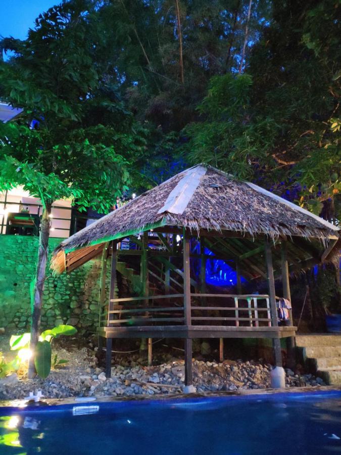 Blue Ribbon Dive Resort Mabini  Buitenkant foto